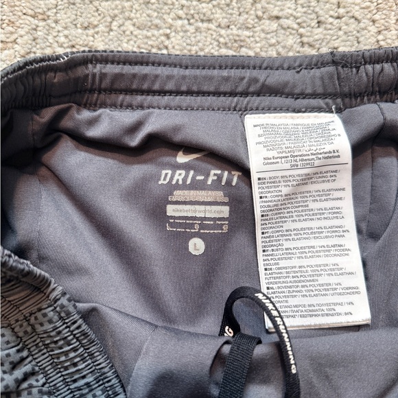 Nike Running Men's Gray and Black Running Shorts with Built in Liner size Large - Picture 7 of 9